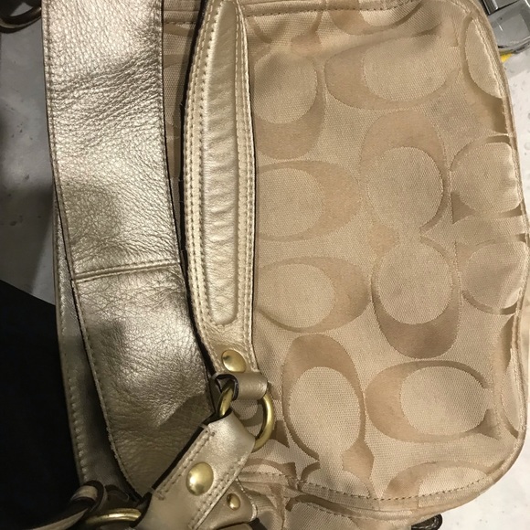 Gold Coach purse w/ coral interior - Picture 5 of 8